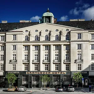 Grandezza Luxury Palace Hotel