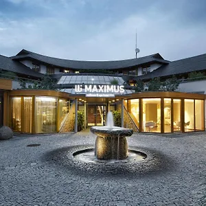 Maximus Hotel